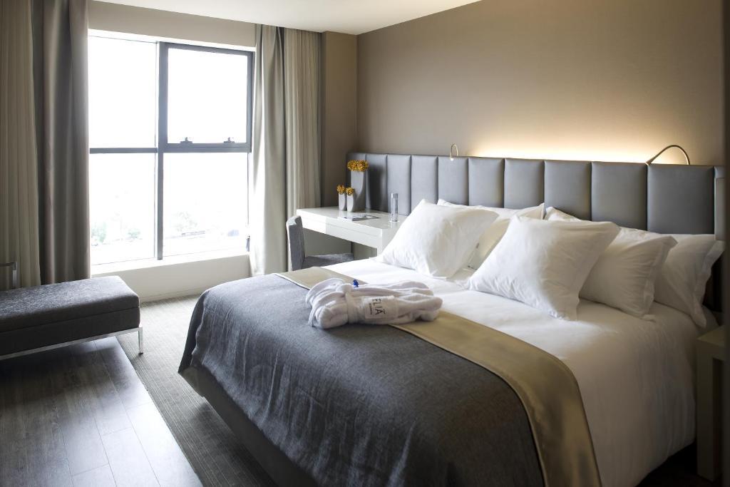 Melia Braga Hotel & Spa Eksteriør bilde A room at the hotel