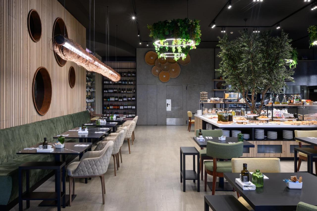 Melia Braga Hotel & Spa Eksteriør bilde Restaurant interior