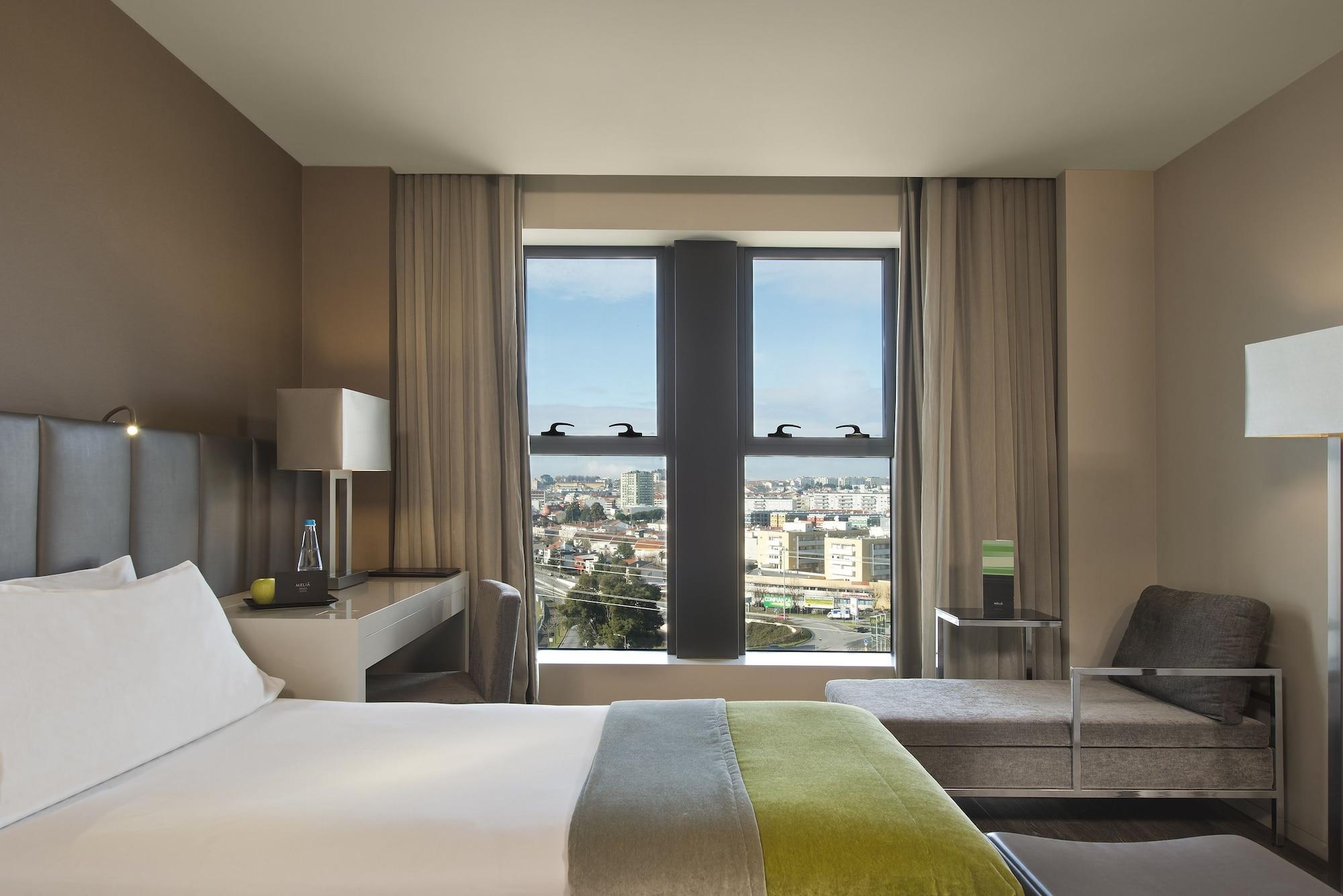 Melia Braga Hotel & Spa Eksteriør bilde A room at the hotel