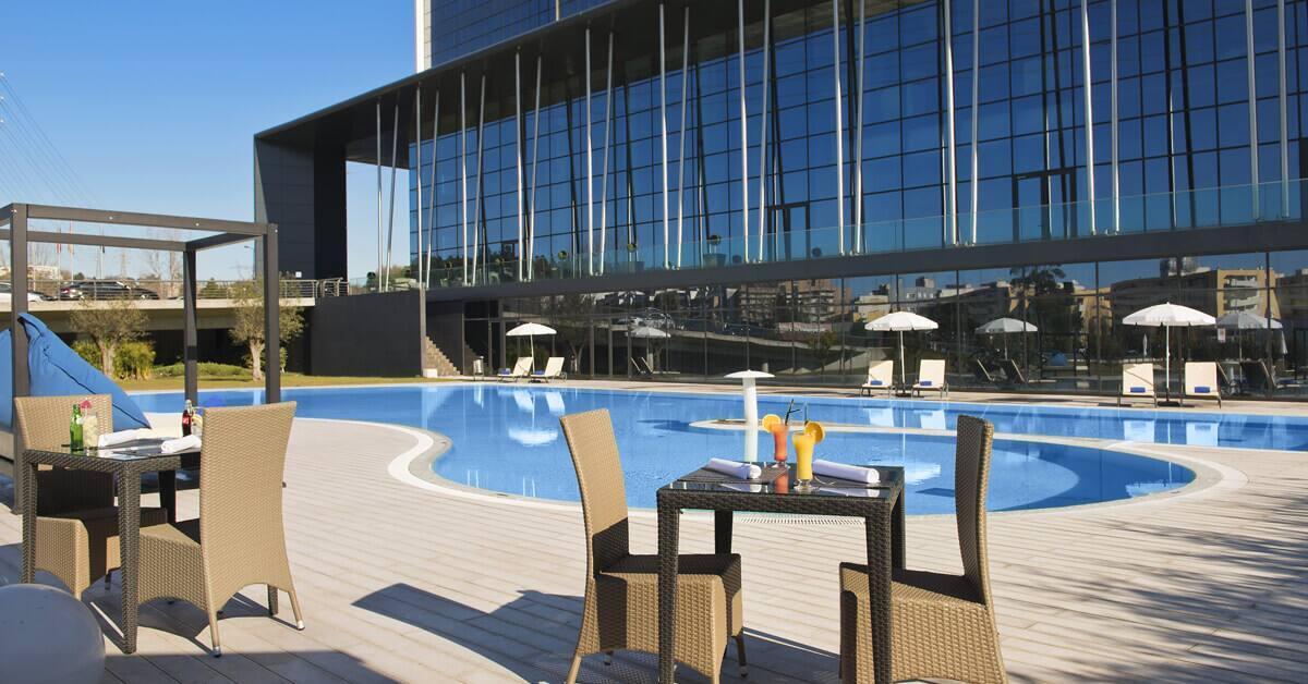 Melia Braga Hotel & Spa Eksteriør bilde The swimming pool
