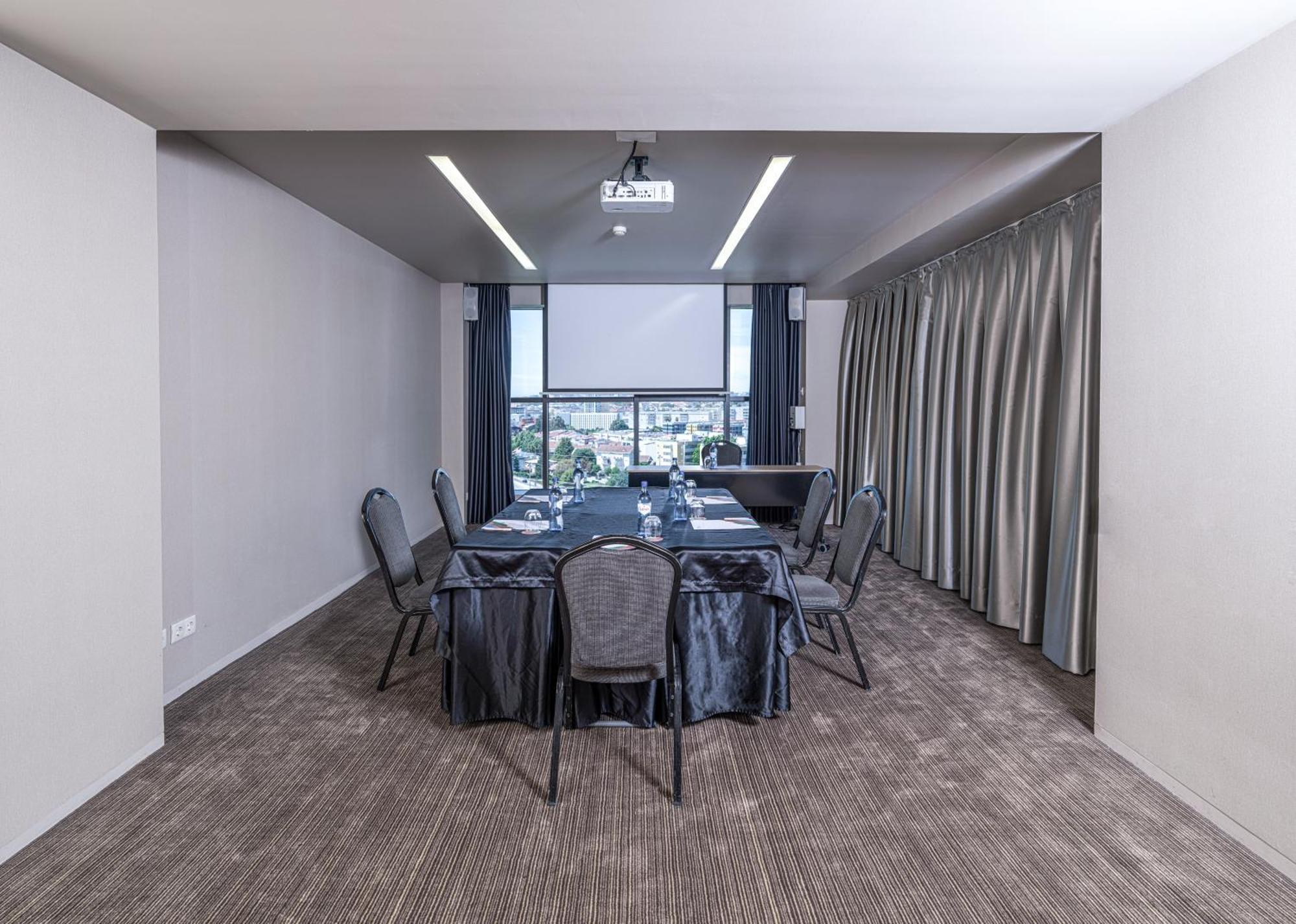 Melia Braga Hotel & Spa Eksteriør bilde Meeting room