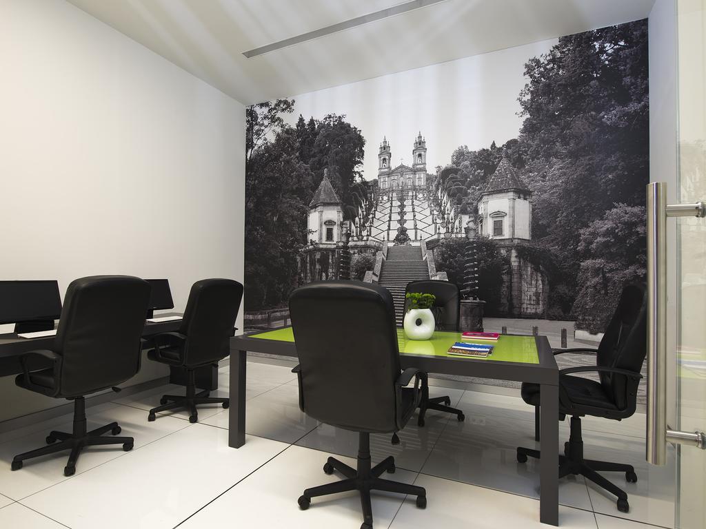 Melia Braga Hotel & Spa Eksteriør bilde Office interior
