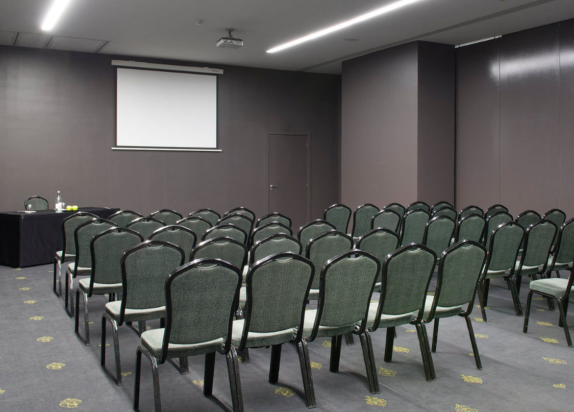 Melia Braga Hotel & Spa Eksteriør bilde A typical meeting room